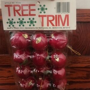 12 Shiny Red Apple Christmas Ornaments Faux‎ Lacquered lot 2.25" Trim A Tree